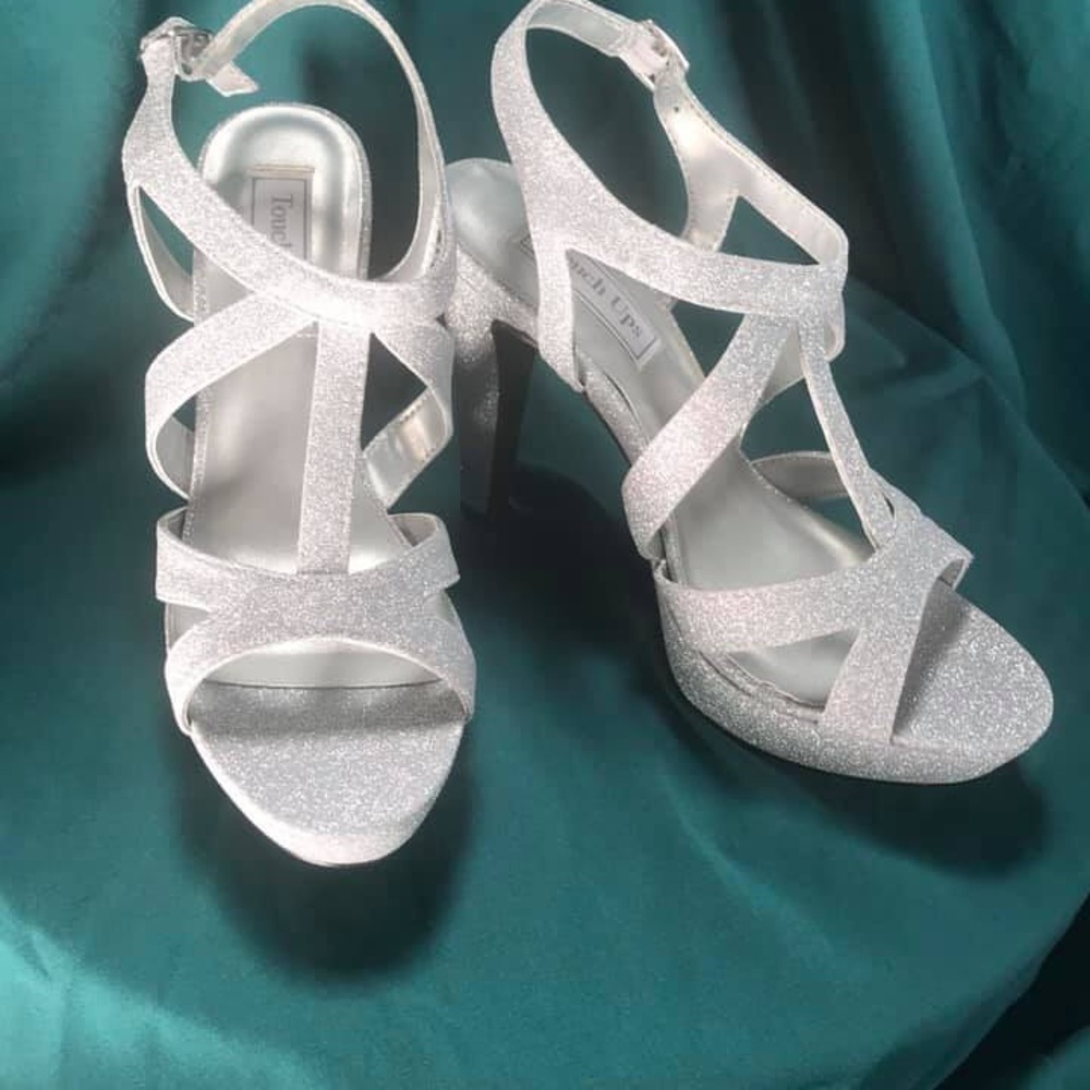 TOUCH UPS SHOES